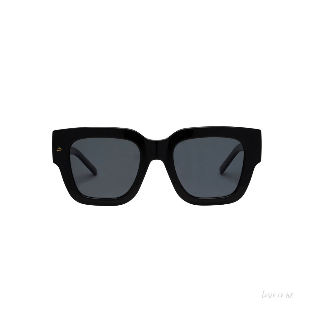 Sunglasses women 2022 & sunglasses aesthetic designs unique | Sunglasses,  Sunglasses women, Fashion